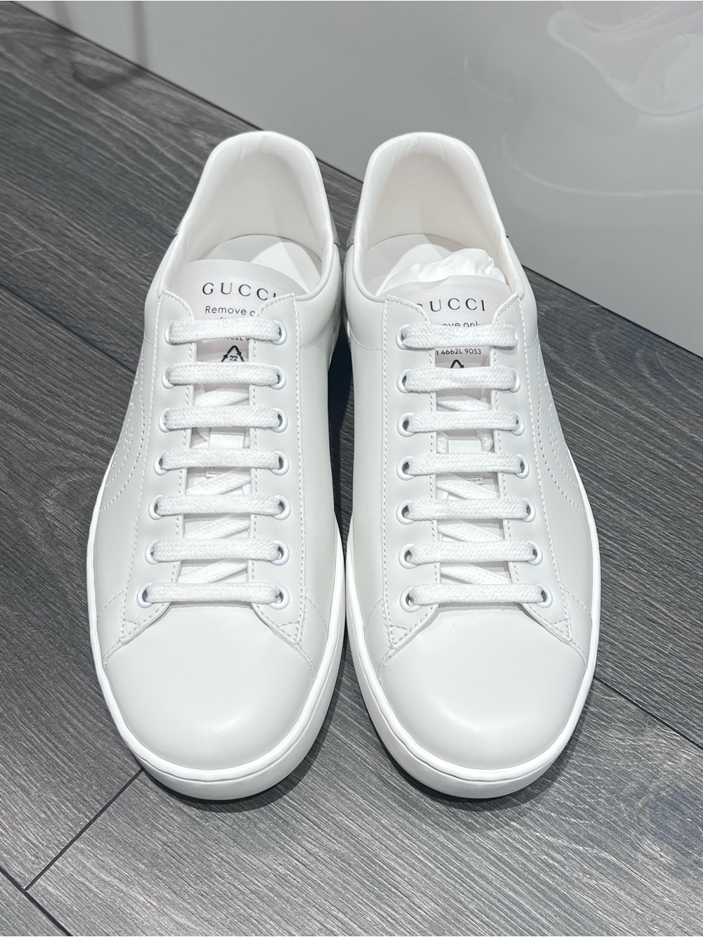 Gucci Men’s White Leather Low-Top Sneakers